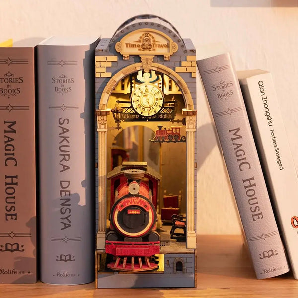 Zeitreise / Diorama Rolife/ Book Nook